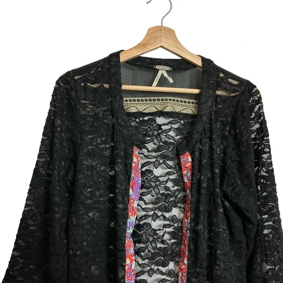 Gimmicks BKE Medium Black Floral Lace Cardigan Embroidered Whimsigoth Boho - Picture 3 of 10